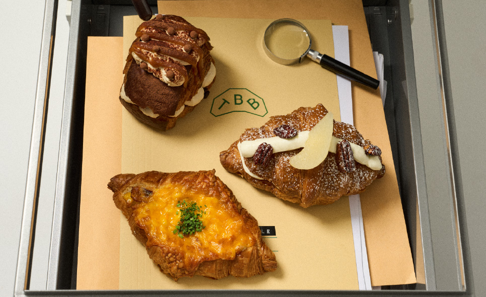 [Tiong Bahru Bakery] Buy any 3 flavors & get a free Kouign Amann